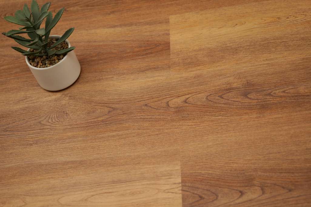 Кварцвиниловый SPC ламинат Evofloor Оптима Дуб Янтарный Oak Amber 3152-9 1120×184×4,2 фото в интерьере